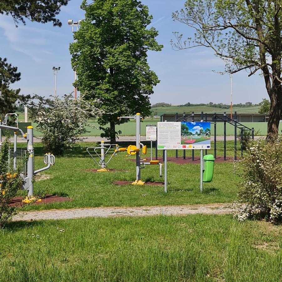 Louise'S Camper Otel Neusiedl an der Zaya Dış mekan fotoğraf